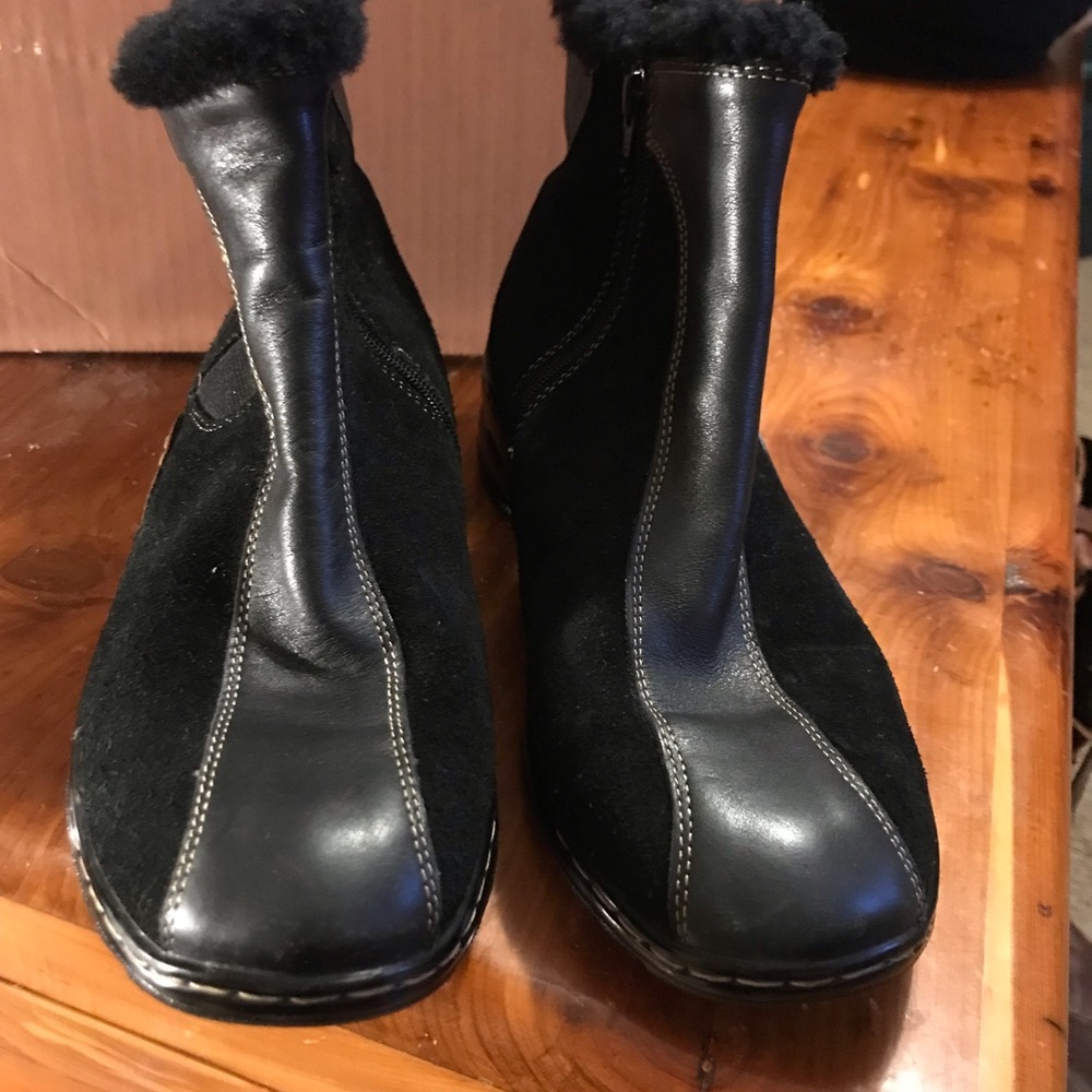 Sofft Leather Short Winter Boot - Picture 2 of 7